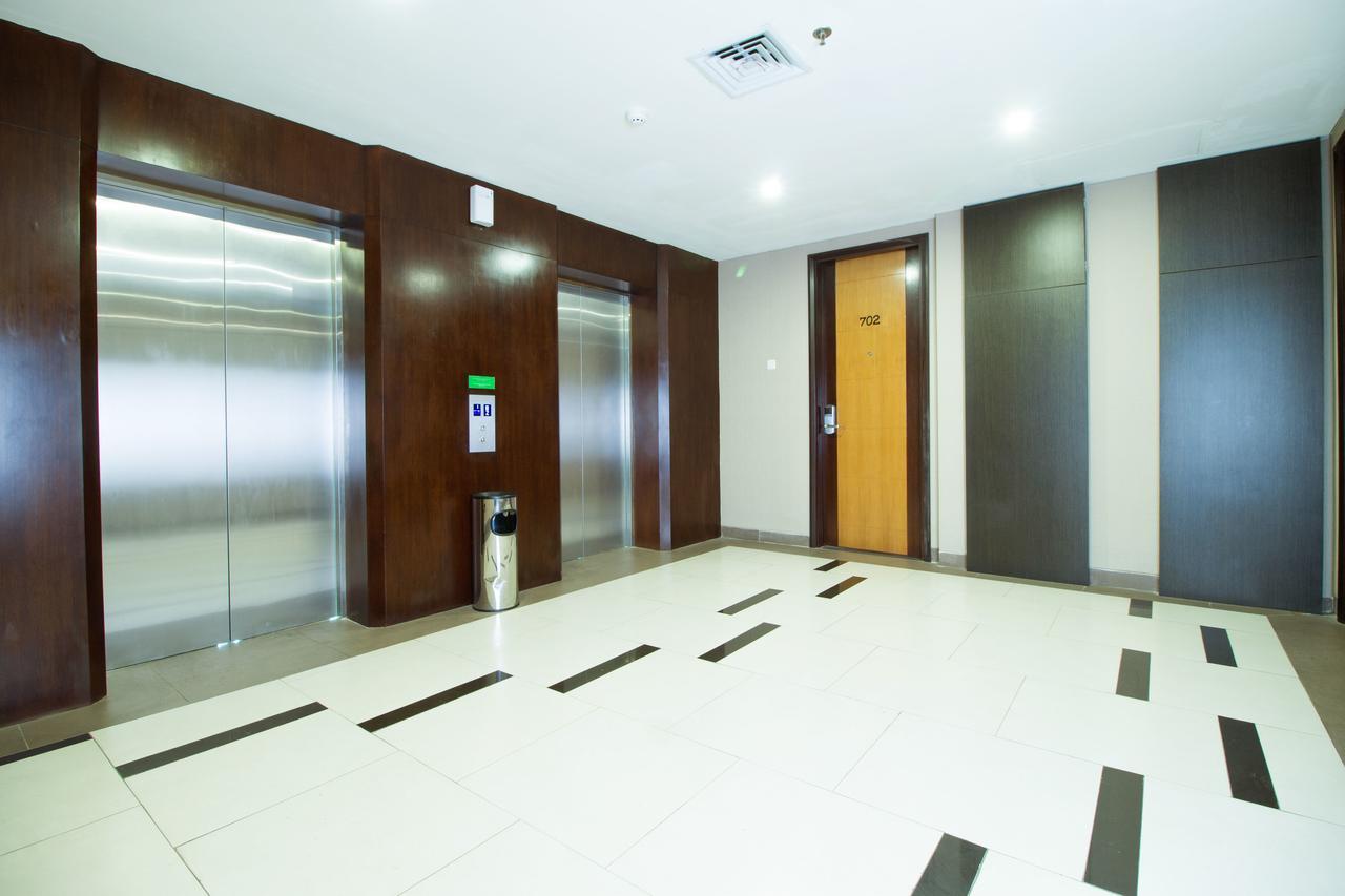 Hotel Reddoorz Near Roxy Yakarta Exterior foto