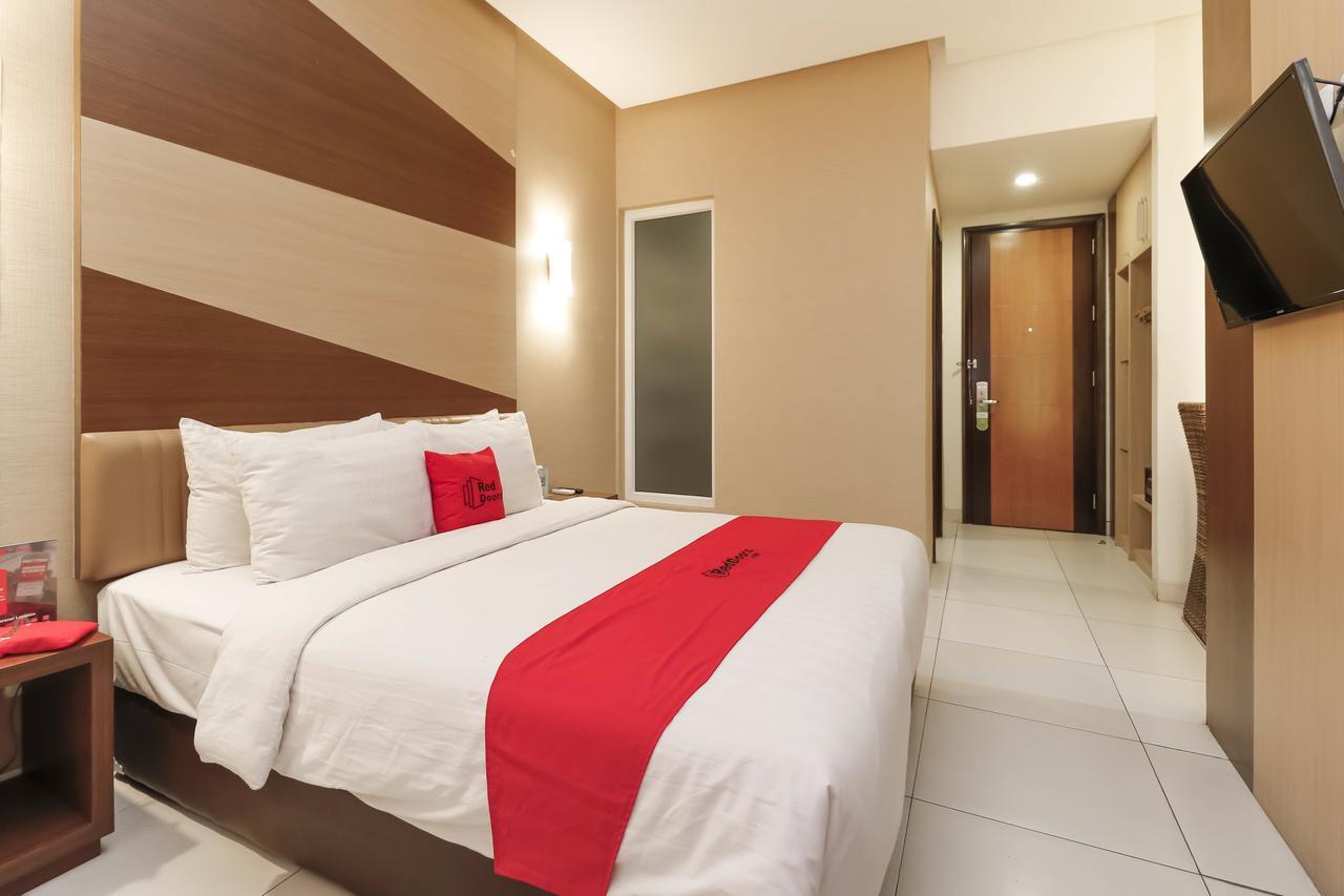 Hotel Reddoorz Near Roxy Yakarta Exterior foto
